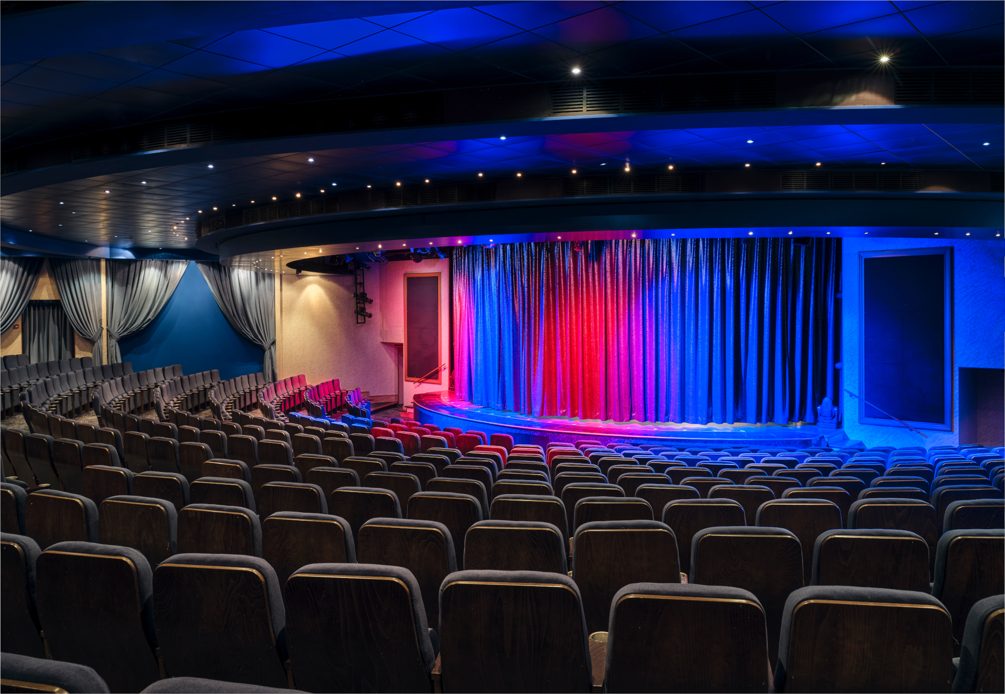 MyCruise Norwegian-Cruise-Line Pride-of-America Offentlige-arealer Teater-underholdning4